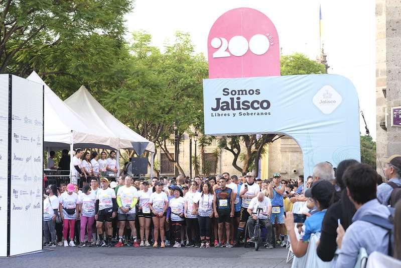 Participan 5 mil en la Carrera Somos Jalisco 200 años libres y soberanos - ZMG Noticias