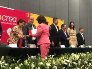 Miles de profesores en Jalisco reciben certeza laboral con bases magisteriales - ZMG Noticias