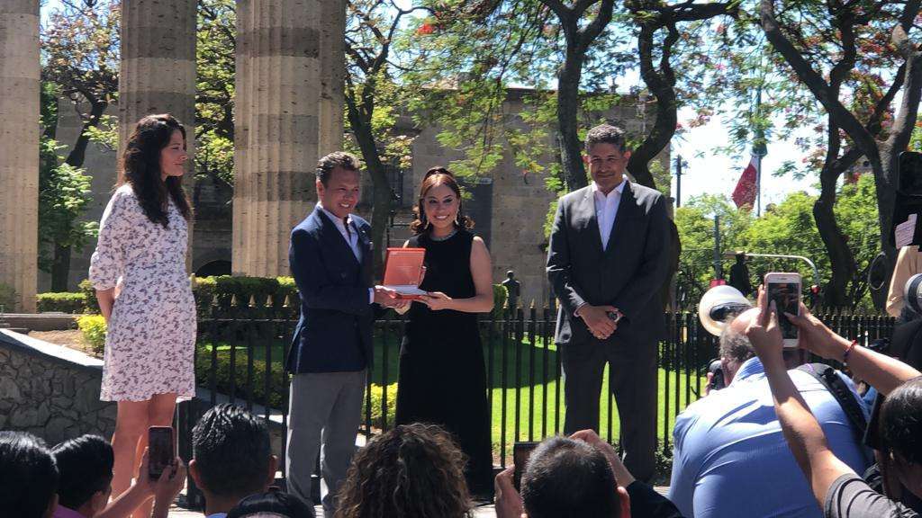 Entregan llaves de la ciudad de Guadalajara a astronauta tapatía Katya Echazarreta - ZMG Noticias Entregan llaves de la ciudad de Guadalajara a astronauta tapatía Katya Echazarreta - ZMG Noticias