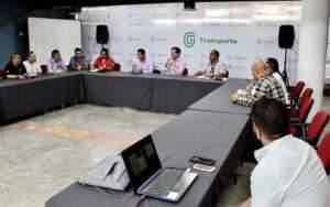 Taxis de Jalisco son orientados sobre cumplimiento de verificación y pólizas de seguros - ZMG Noticias