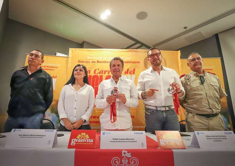 Presentan playera y medalla conmemorativa para la Carrera del Siglo 10K Guadalajara - ZMG Noticias