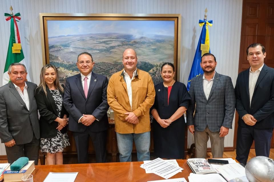 Revisan gobernador y Canacar inquietudes del sector autotransporte - ZMG Noticias