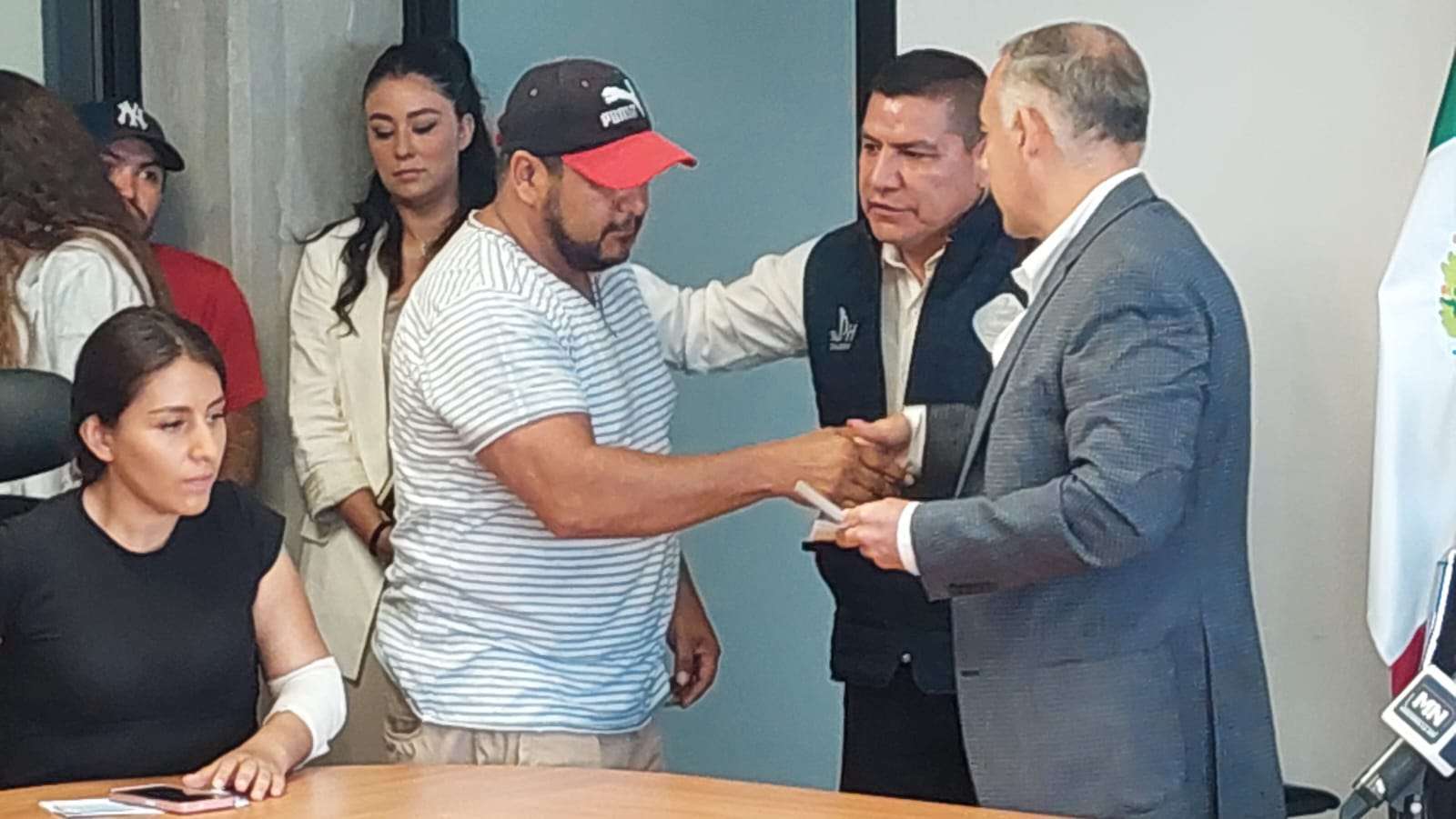 Apoyos funerarios hasta por 30 mil pesos reciben familias de víctimas de camionazo en Compostela - ZMG Noticias