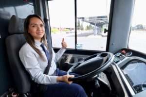 Becarán a 70 mujeres para ser conductoras del transporte público - ZMG Noticias