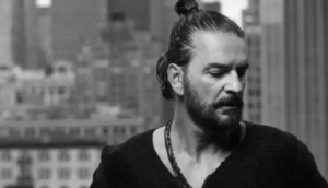 Ricardo Arjona es sometido a cirugía de emergencia