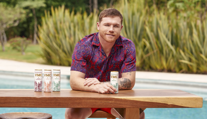 "Canelo" Álvarez expande su imperio empresarial con el lanzamiento de "VMC" en Estados Unidos