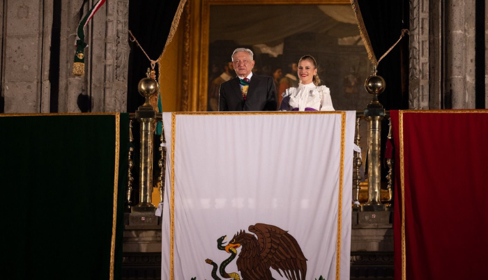 '¡Viva el amor!' dice AMLO en el Grito de Independencia