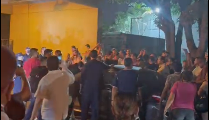 Se intensifica conflicto en Centro Médico tras detención de trabajadores - ZMG Noticias Se intensifica conflicto en Centro Médico tras detención de trabajadores