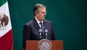 Ebrard presenta juicio contra Morena en el Tribunal Electoral