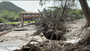 Bebé sobrevive de milagro tras ser arrastrada por arroyo en Autlán