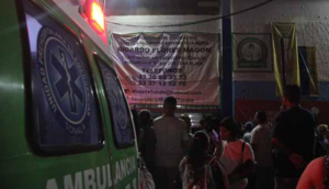 Momentos de tensión en una secundaria de Tonalá cuando un hombre ingresó con un arma de fuego y realizó un disparo en defensa de su hermano, quien estaba involucrado en una pelea estudiantil.