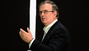 Ebrard pone condiciones a MC para ser candidato