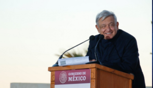 AMLO da visto bueno a precandidatos de Morena a gubernaturas