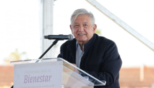 Opositores son racistas y clasistas: AMLO