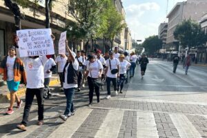 Realizan caminata para crear conciencia sobre el consumo nocivo de bebidas alcohólicas - ZMG Noticias