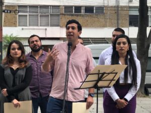 Presentan denuncia contra Enrique Alfaro por presuntamente promocionar precandidatos de MC - ZMG Noticias