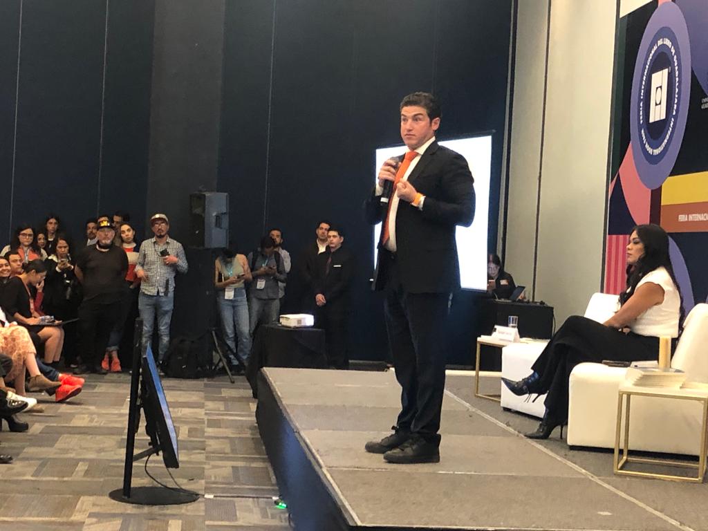 Presenta Samuel García en la FIL el libro “Federalismo Mexicano” - ZMG Noticias