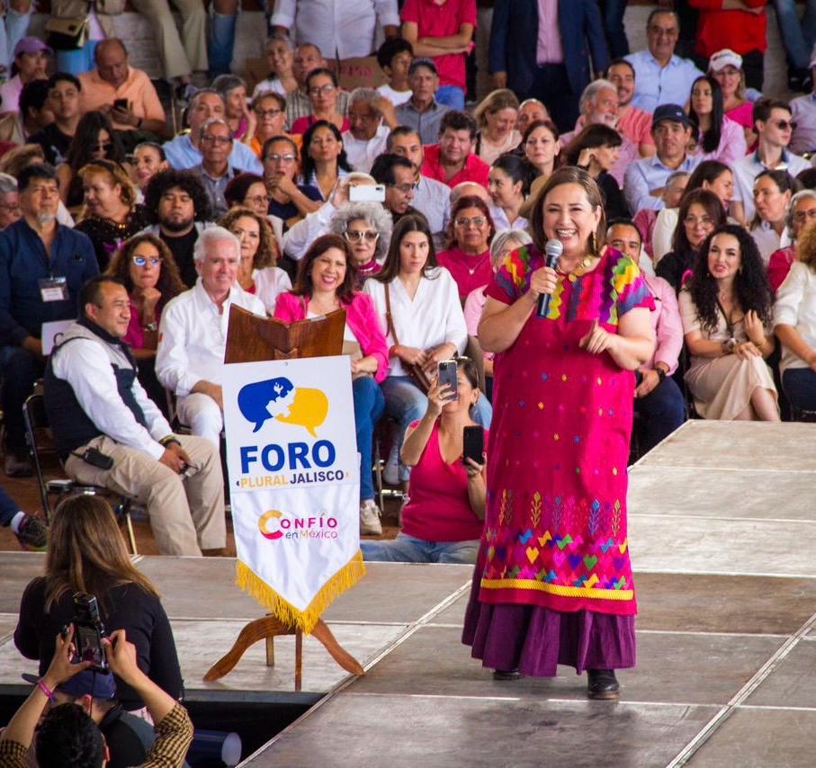 Xóchitl Gálvez bailó y se emocionó ante la militancia tapatía - ZMG Noticias