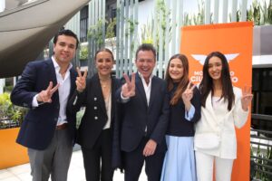 Entrega Pablo Lemus más de 180 mil firmas para registrarse para la candidatura por Jalisco - ZMG Noticias