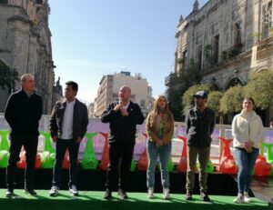 Comienza a operar pista de hielo y rueda de la fortuna en el centro de Guadalajara - ZMG Noticias