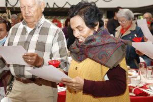 Jubilados de la Autónoma de Guadalajara disfrutaron de posada con sus compañeros - ZMG Noticias