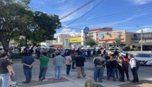 Conductores de plataforma realizan manifestación - ZMG Noticias