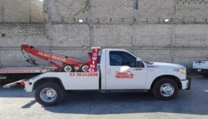 Más empresas de grúas se suman a regularización - ZMG Noticias