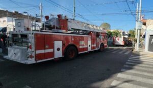 Rescatan a dos personas atrapadas en incendio  - ZMG Noticias