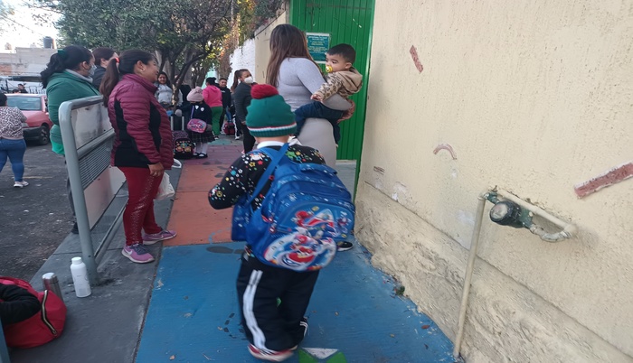 Más de millón y medio de estudiantes regresan a clases - ZMG Noticias