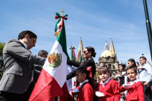 Se conmemoró el Día de la Bandera en Plaza Liberación - ZMG Noticias Se conmemoró el Día de la Bandera en Plaza Liberación - ZMG Noticias