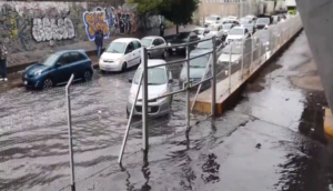 Lluvia deja caos vial en ZMG - ZMG Noticias