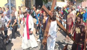 Escenifican pasión de Cristo en centro histórico - ZMG Noticias
