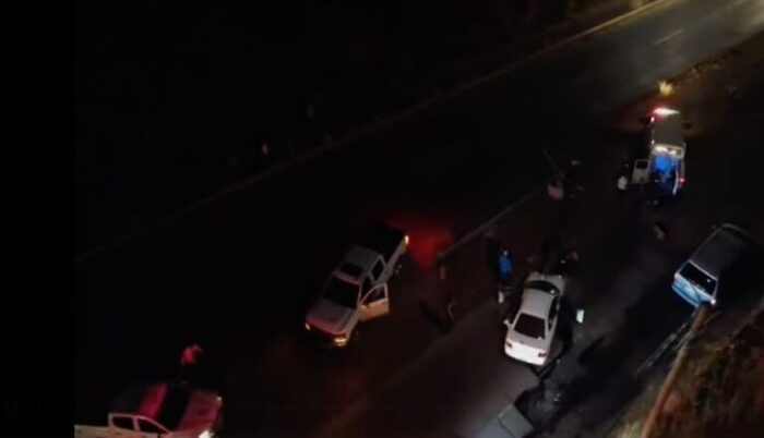 Derrumban postes del C5 en Tepa - ZMG Noticias