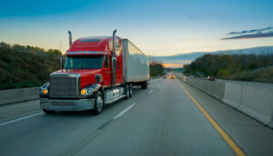 Reportan baja en robos a vehículos de carga - ZMG Noticias