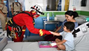 Bomberos celebran a niños por su día  - ZMG Noticias