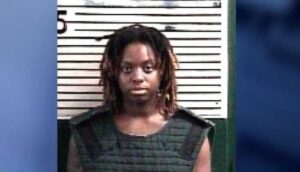 Mujer dispara a dos personas porque “Dios se lo dijo a través del eclipse” - ZMG Noticias