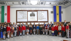Niñas y niños de diferentes escuelas formaron parte del Cabildo Infantil el cual se llevó a cabo en la Presidencia Municipal de Guadalajara.