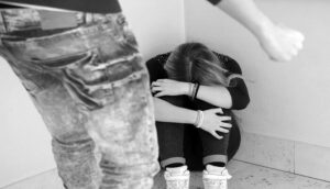 Adolescente de 13 años acuchilla a su exnovia - ZMG Noticias