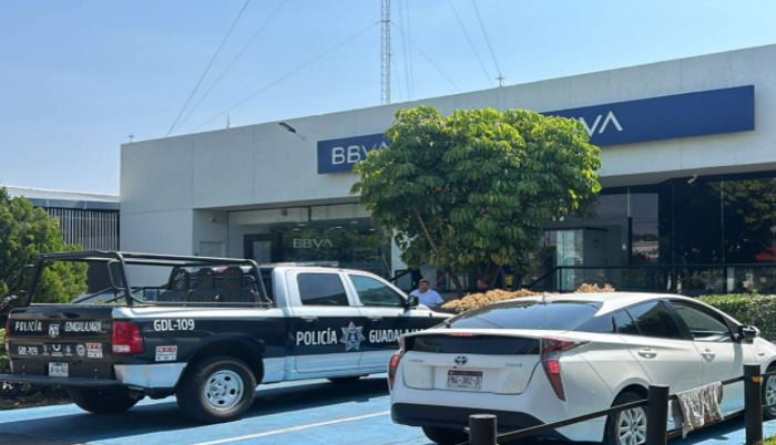 Malandros se apoderan de casi medio millón de pesos - ZMG Noticias