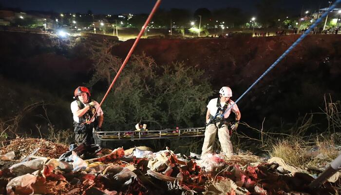 Cae a un barranco y vive para contarlo - ZMG Noticias