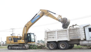 Tlajomulco realizan desazolve para prevenir inundaciones - ZMG Noticias