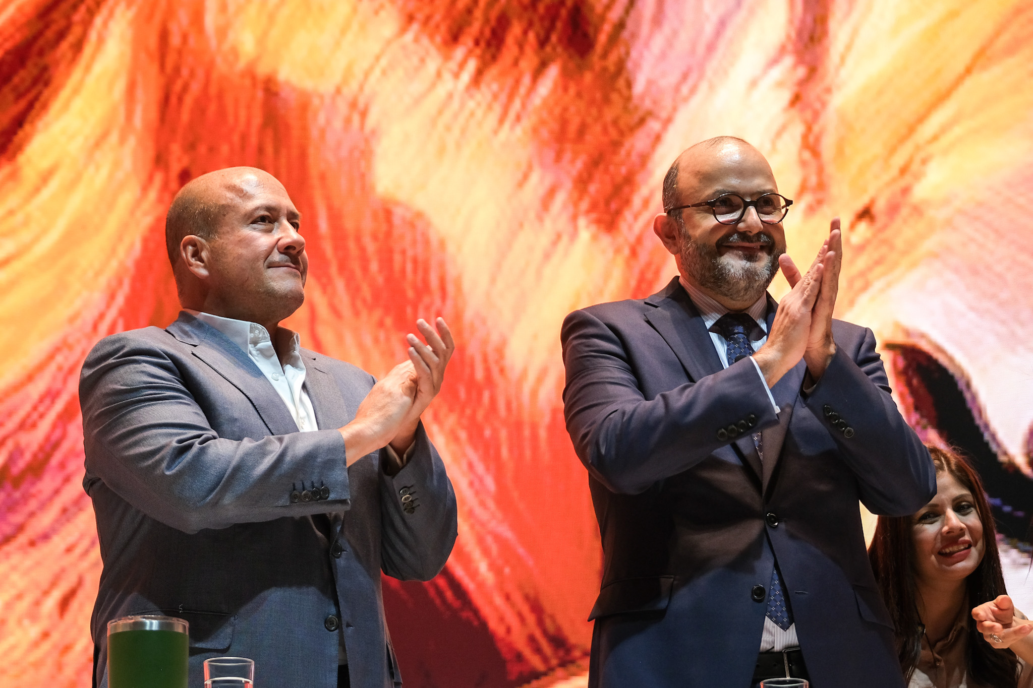 Enrique Alfaro resalta apoyo histórico y entrega escrituras a la UdeG.