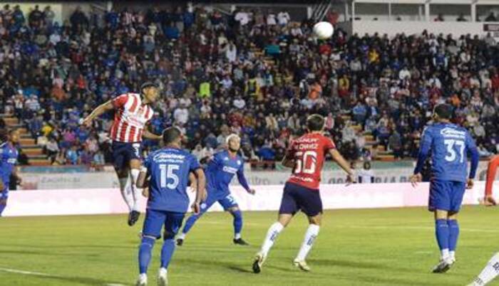 Chivas derrota al Cruz Azul en Zacatecas  - ZMG Noticias