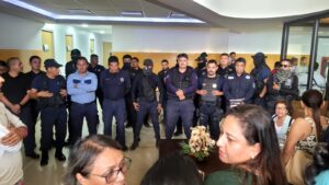 Nayarit: Autoridades irrumpen en hospital privado con gas lacrimógeno