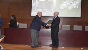 CRT busca impulsar la profesionalización de la agroindustria tequilera - ZMG Noticias