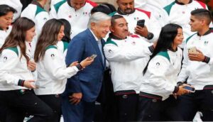 AMLO culpa a los gobiernos anteriores de resultados de los atletas mexicanos - ZMG Noticias