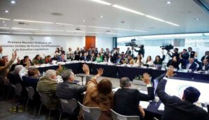 Aprueban en comisiones Reforma Judicial - ZMG Noticias