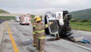 Impresionante accidente en el Macrolibramiento - ZMG Noticias