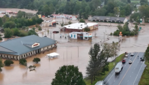 Helene deja una estela de destrucción en el sureste de EE.UU.: 56 muertos y miles sin hogar