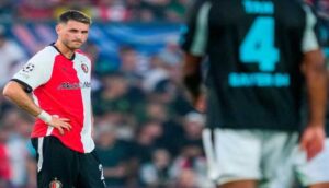 Mal debut en Champions para Santi Giménez - ZMG Noticias